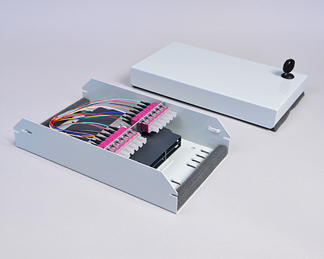 AP-Box, Flach, 24 x LCPC, 50/125µm OM4 (12xLCPC duplex)