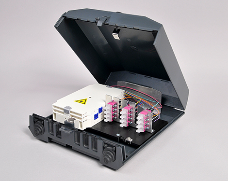 Venus-Box mit Schloss, 24 x LCPC, 50/125µm OM4 (12xLCPC duplex)