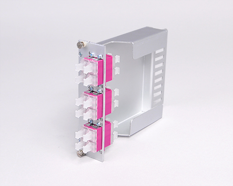 Einschubmodul 7TE, 24 x LCPC, OM4, mit Überlängenfach (6xLCPC quad)
