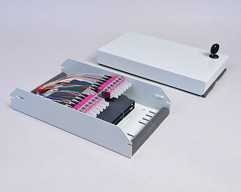 AP-Box, Flach, 24 x LCPC, 50/125µm OM4 (12xLCPC duplex)