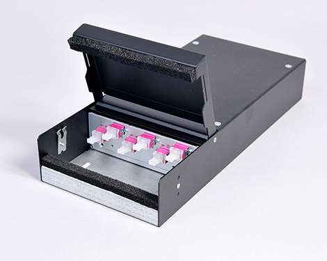 Consolidation Box, Stahl, 8 x LCPC, 50/125µm OM4 (4xLCPC duplex)