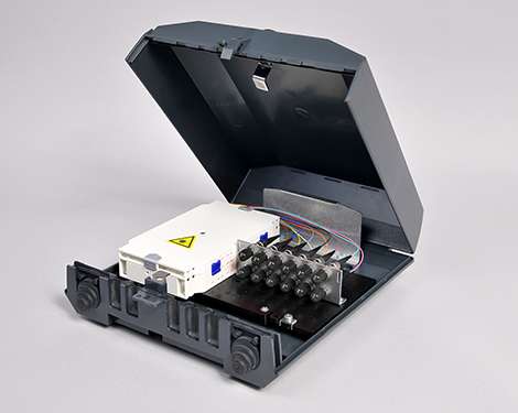 Venus-Box mit Schloss, 12 x STPC, 50/125µm OM3