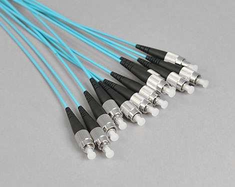 Steckermontage Breakout, 1.4mm, 24 x FCPC, 50/125µm OM3