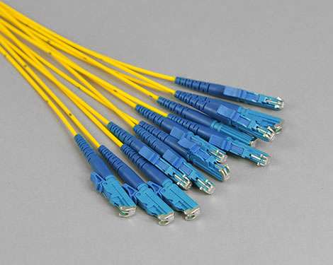 Steckermontage Breakout, 1.4mm, 8 x E2000PC, 9/125µm, H&S